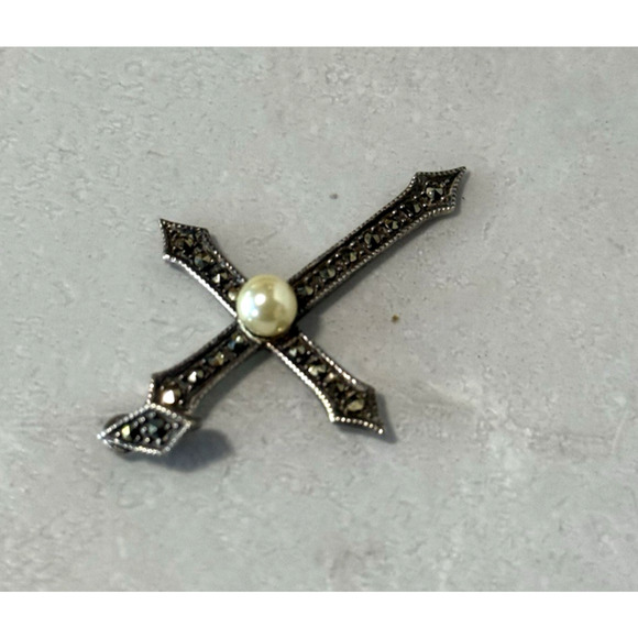 Vintage Sterling Silver Marcasite & Pearl Cross Statement Necklace Pendant 2" - Picture 7 of 8